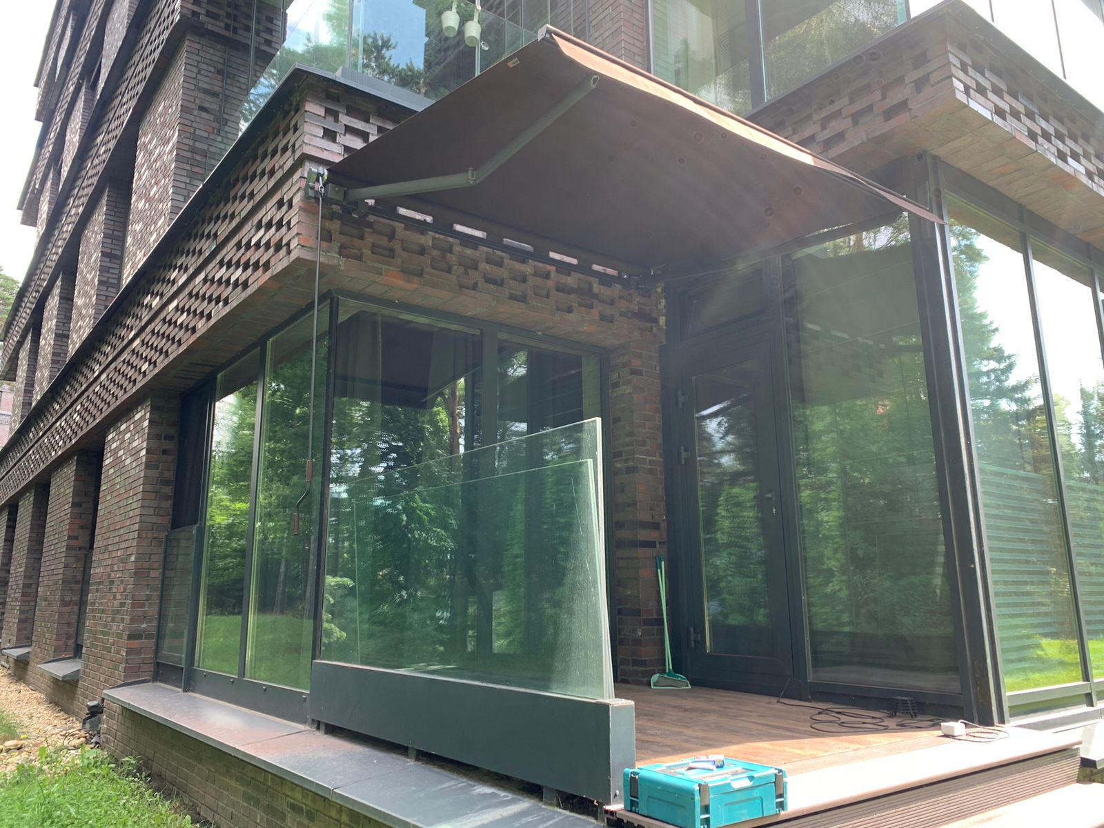 Выдвижная открытая маркиза Garda (индивидуальное изготовление) Выдвижная открытая маркиза Garda (индивидуальное изготовление)