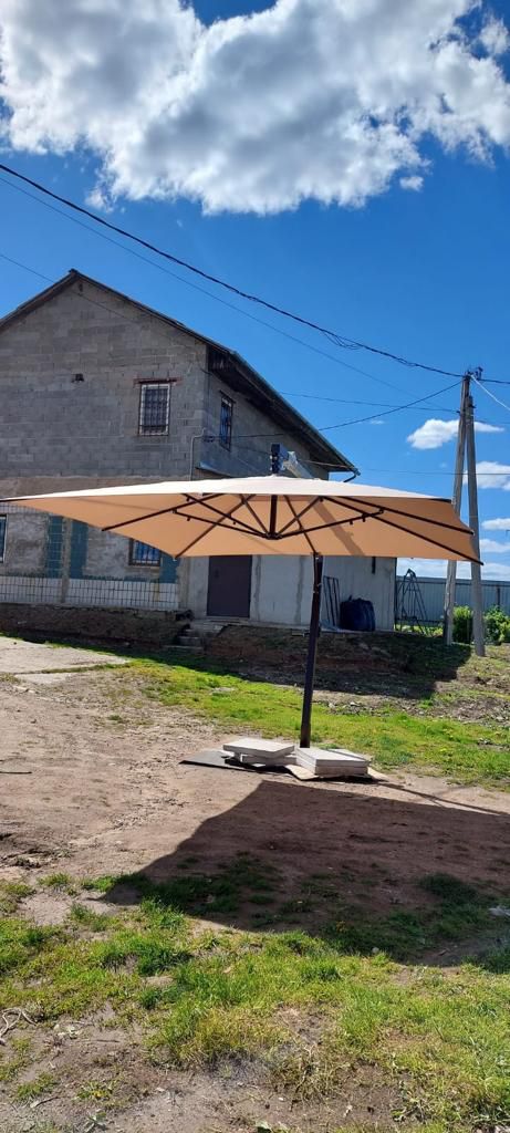 Зонт на боковой опоре BigZont 3х3м Зонт на боковой опоре BigZont 3х3м