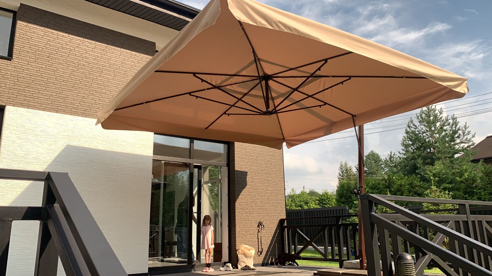 Зонт на боковой опоре BigZont 4х4м Зонт на боковой опоре BigZont 4х4м